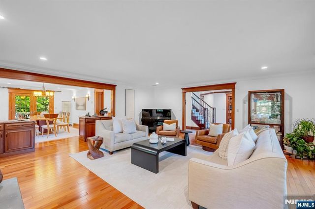 1 Aspen Court, Mahwah, NJ 07430