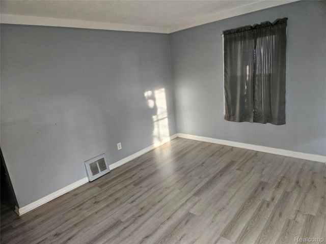 22161 Tuscany Avenue, Eastpointe, MI 48021