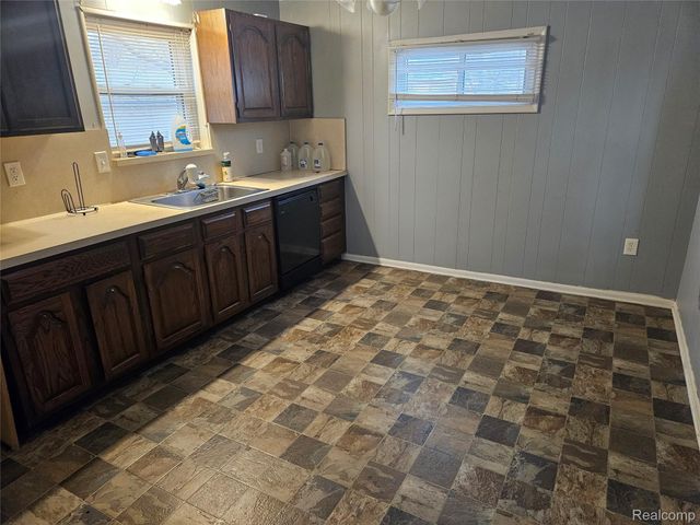 22161 Tuscany Avenue, Eastpointe, MI 48021