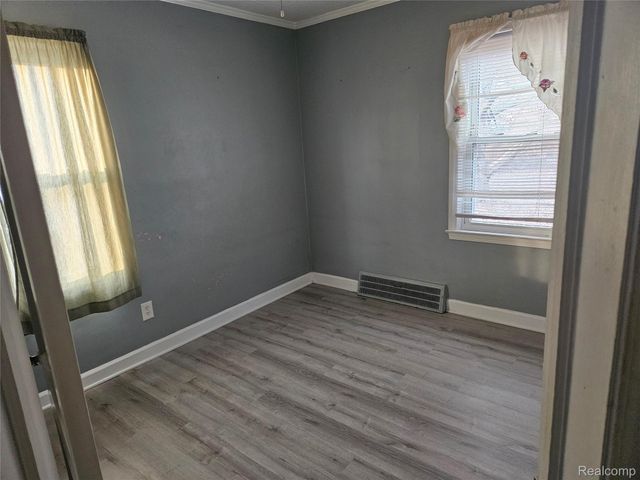 22161 Tuscany Avenue, Eastpointe, MI 48021