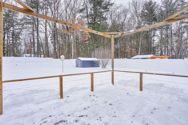 288 Buck Pond Rd, Westfield, MA 01085