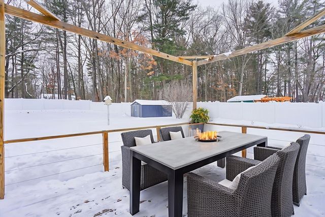 288 Buck Pond Rd, Westfield, MA 01085