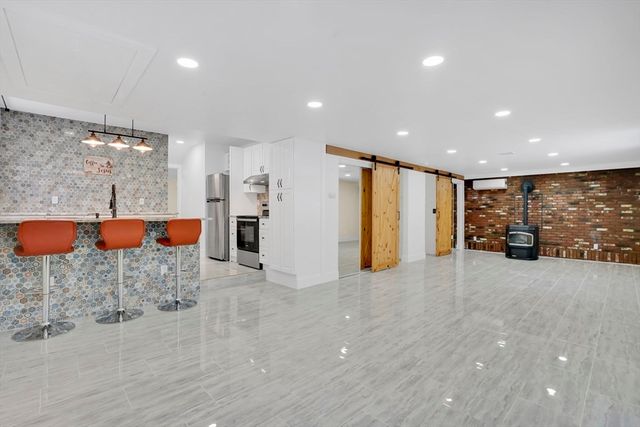 288 Buck Pond Rd, Westfield, MA 01085