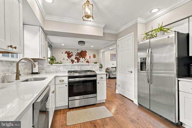 126 HAMPTON DR, Langhorne, PA 19047