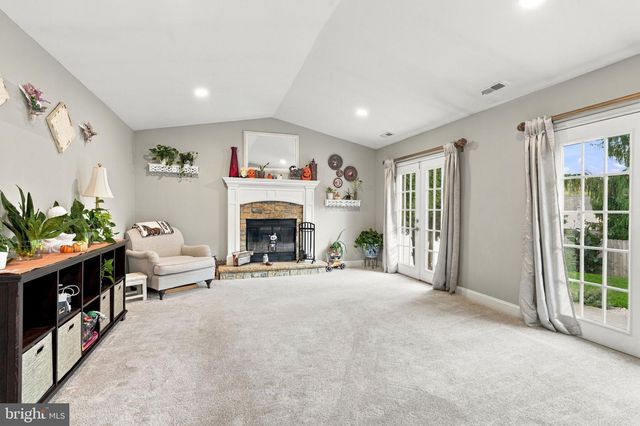 126 HAMPTON DR, Langhorne, PA 19047