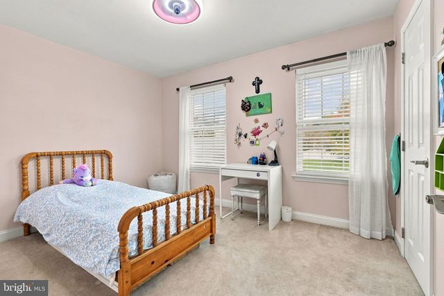126 HAMPTON DR, Langhorne, PA 19047