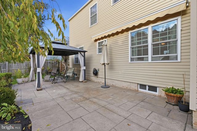 126 HAMPTON DR, Langhorne, PA 19047