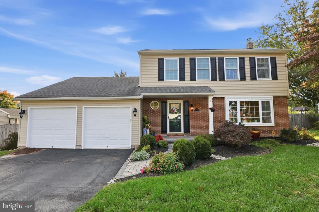 126 HAMPTON DR, LANGHORNE, PA 19047 — exterior