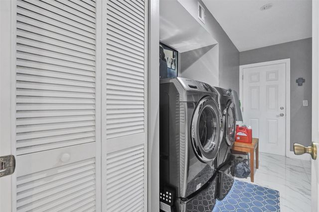 1017 NE 202nd Lane, Miami, FL 33179