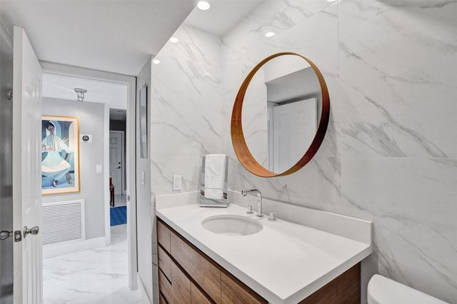 1017 NE 202nd Lane, Miami, FL 33179