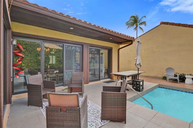 1017 NE 202nd Lane, Miami, FL 33179