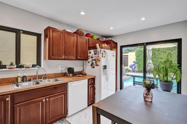 1017 NE 202nd Lane, Miami, FL 33179