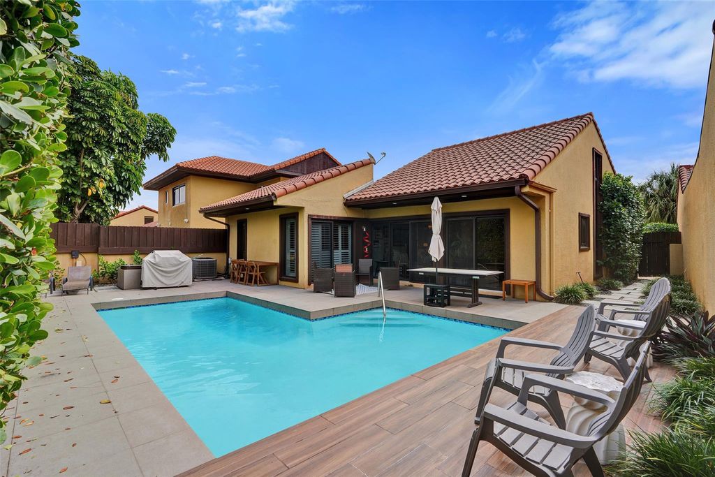 1017 NE 202nd Lane, Miami, FL 33179