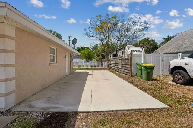 994 S BRINK AVENUE, Sarasota, FL 34237