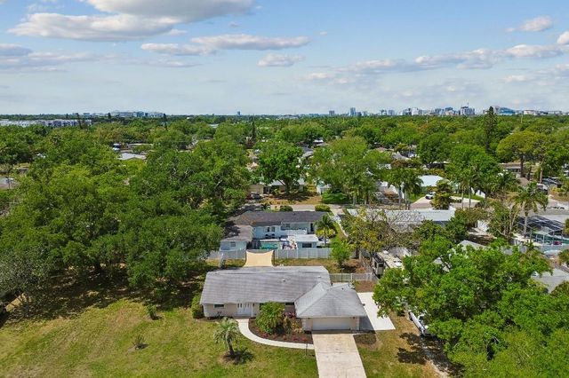 994 S BRINK AVENUE, Sarasota, FL 34237