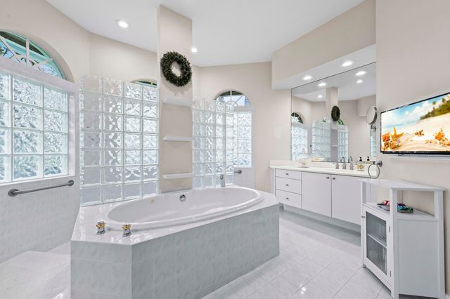 10305 Avenida Del Rio, Delray Beach, FL 33446