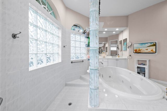 10305 Avenida Del Rio, Delray Beach, FL 33446