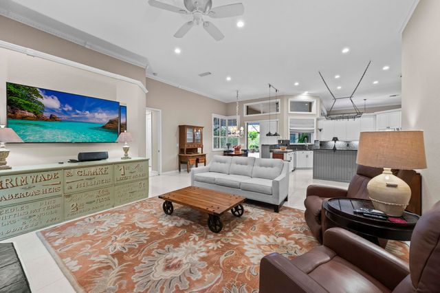 10305 Avenida Del Rio, Delray Beach, FL 33446