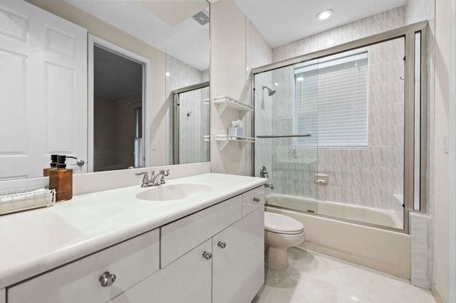 10305 Avenida Del Rio, Delray Beach, FL 33446