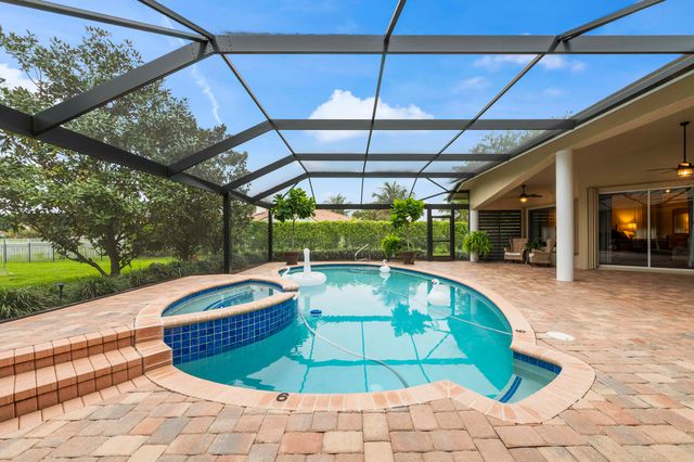 10305 Avenida Del Rio, Delray Beach, FL 33446