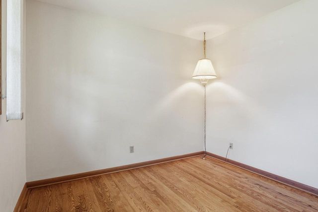 605 E Laverne DRIVE, Oak Creek, WI 53154
