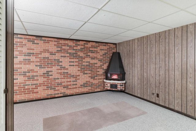 605 E Laverne DRIVE, Oak Creek, WI 53154