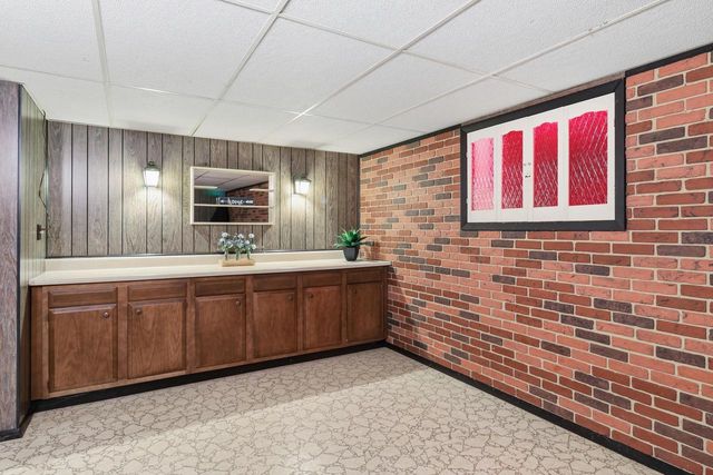605 E Laverne DRIVE, Oak Creek, WI 53154
