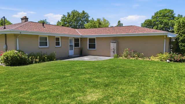 605 E Laverne DRIVE, Oak Creek, WI 53154