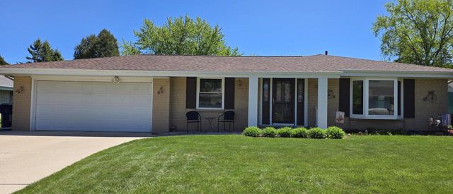 605 E Laverne DRIVE, Oak Creek, WI 53154