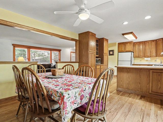 10S287 Alma Lane, Naperville, IL 60564