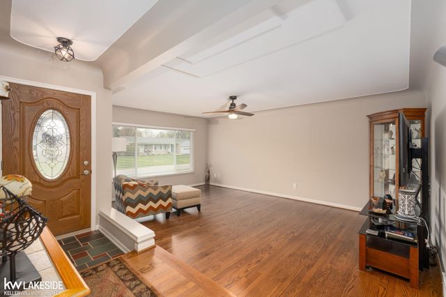 2932 Silverstone Lane, Waterford Twp, MI 48329