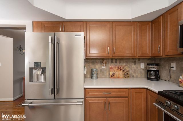 2932 Silverstone Lane, Waterford Twp, MI 48329