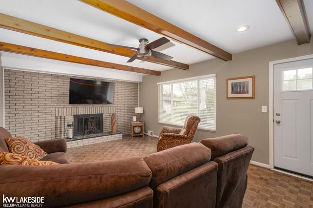2932 Silverstone Lane, Waterford Twp, MI 48329