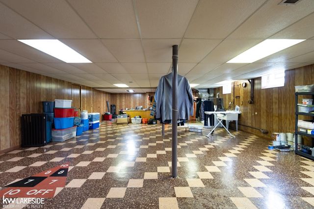 2932 Silverstone Lane, Waterford Twp, MI 48329