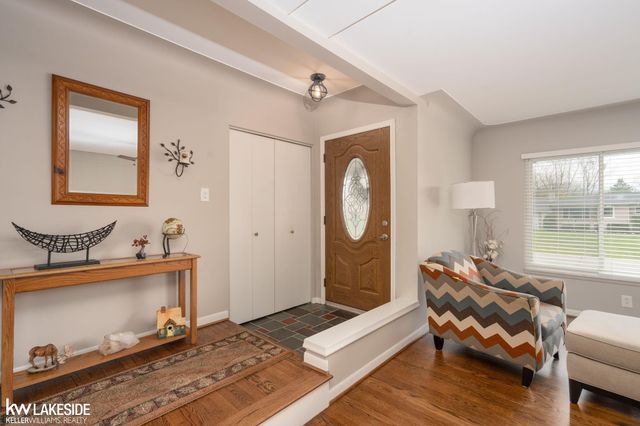 2932 Silverstone Lane, Waterford Twp, MI 48329