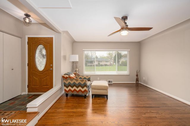2932 Silverstone Lane, Waterford Twp, MI 48329