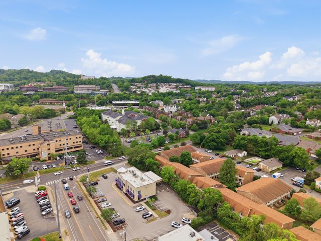 2116 Hobbs Rd L7, Nashville, TN 37215