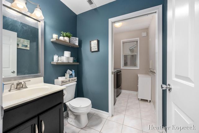 3695 S Falling Leaf Drive SE, Grand Rapids, MI 49512