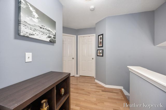 3695 S Falling Leaf Drive SE, Grand Rapids, MI 49512