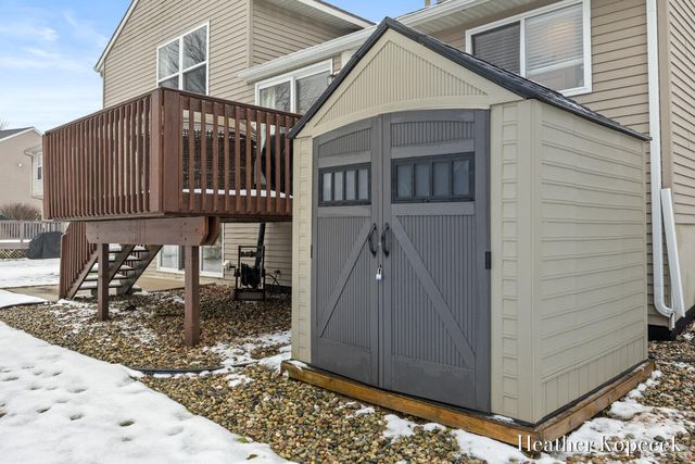 3695 S Falling Leaf Drive SE, Grand Rapids, MI 49512