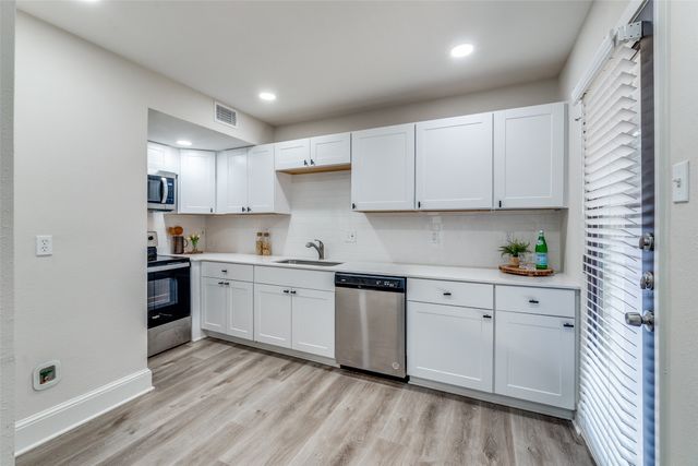 10211 Regal Oaks Drive 120, Dallas, TX 75230