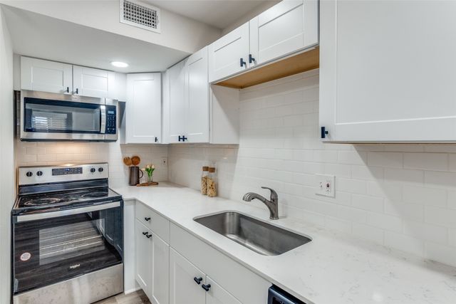 10211 Regal Oaks Drive 120, Dallas, TX 75230