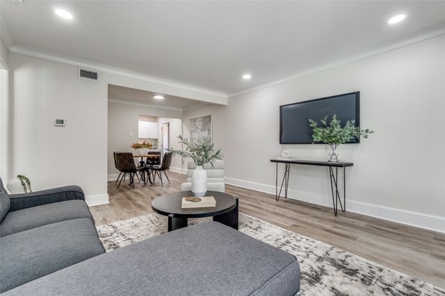 10211 Regal Oaks Drive 120, Dallas, TX 75230