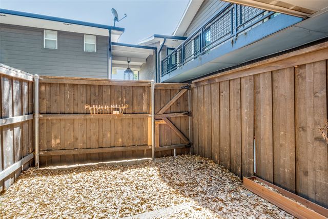 10211 Regal Oaks Drive 120, Dallas, TX 75230