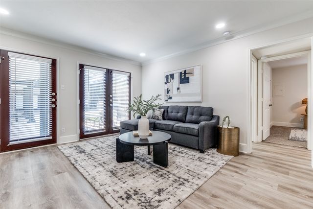 10211 Regal Oaks Drive 120, Dallas, TX 75230