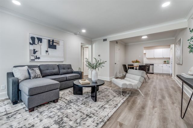 10211 Regal Oaks Drive 120, Dallas, TX 75230