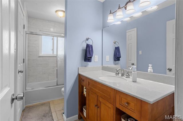2500 Wesglen Estates Drive, Maryland Heights, MO 63043