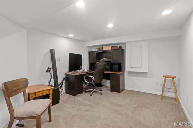 2500 Wesglen Estates Drive, Maryland Heights, MO 63043