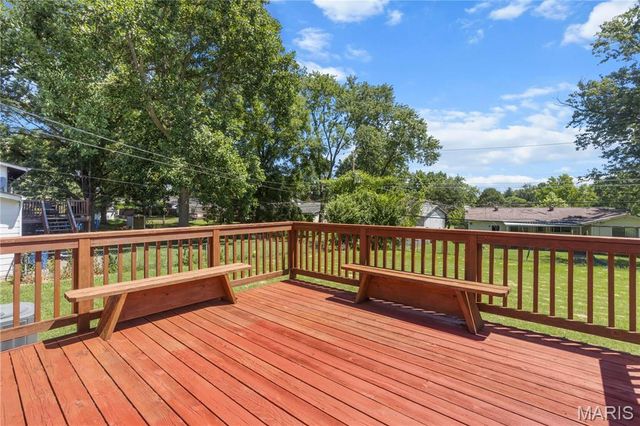 2500 Wesglen Estates Drive, Maryland Heights, MO 63043