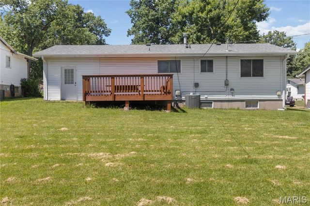 2500 Wesglen Estates Drive, Maryland Heights, MO 63043